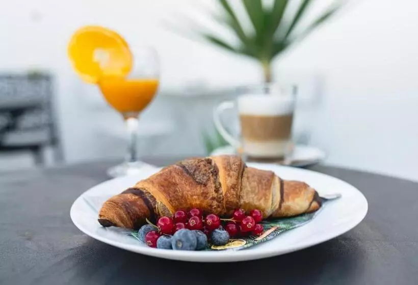 پانسیون Privilege Suite