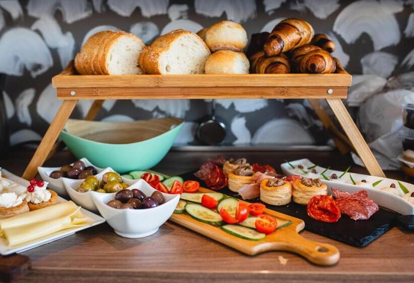 پانسیون Privilege Suite