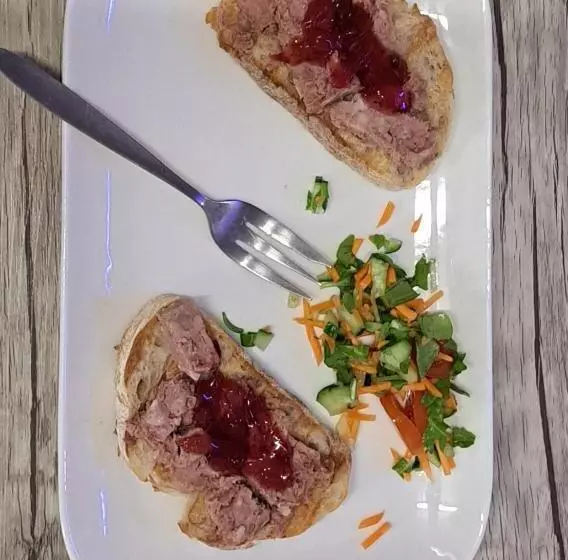 Retkeilymaja Dikke Vriend , Herberg & Taverne