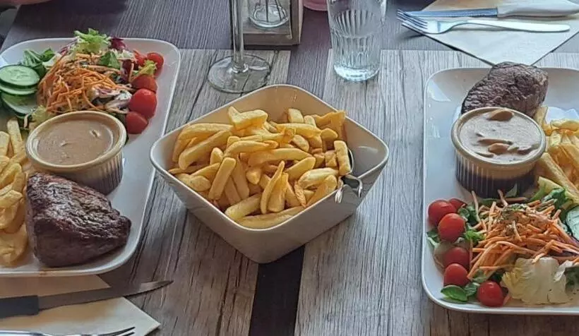 Retkeilymaja Dikke Vriend , Herberg & Taverne