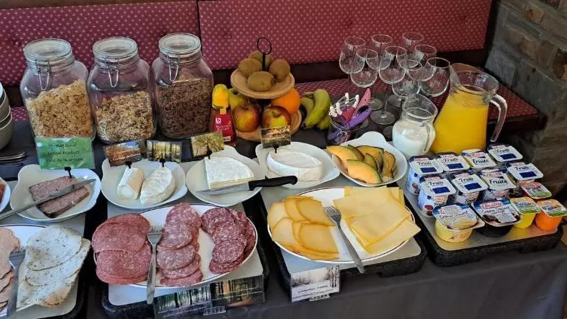 Retkeilymaja Dikke Vriend , Herberg & Taverne