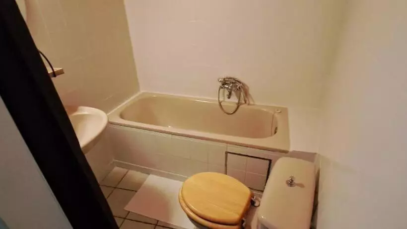 Retkeilymaja Dikke Vriend , Herberg & Taverne