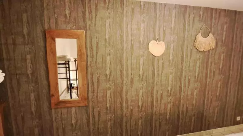 Retkeilymaja Dikke Vriend , Herberg & Taverne