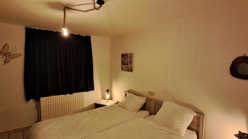 호스텔 Dikke Vriend , Herberg & Taverne