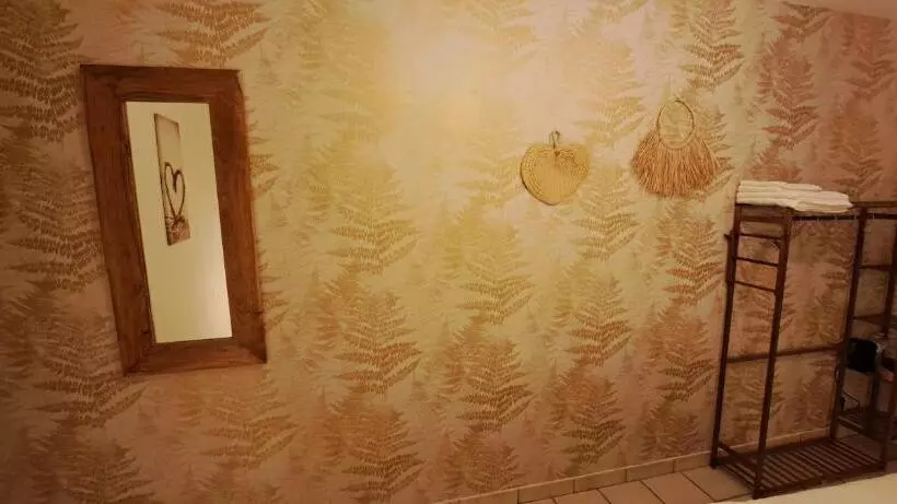 Retkeilymaja Dikke Vriend , Herberg & Taverne