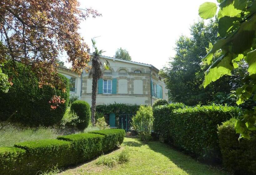 مبيت وإفطار Beaux Chênes