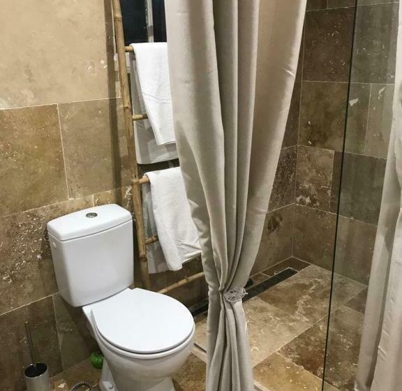 민박 La Lezardiere