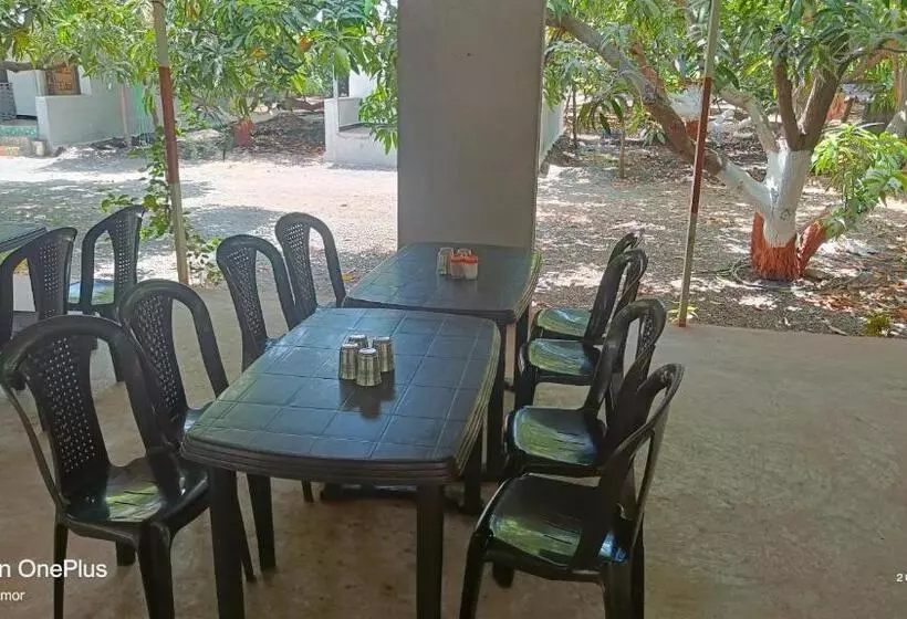 Hotelli Gir Madhuli Farmhouse