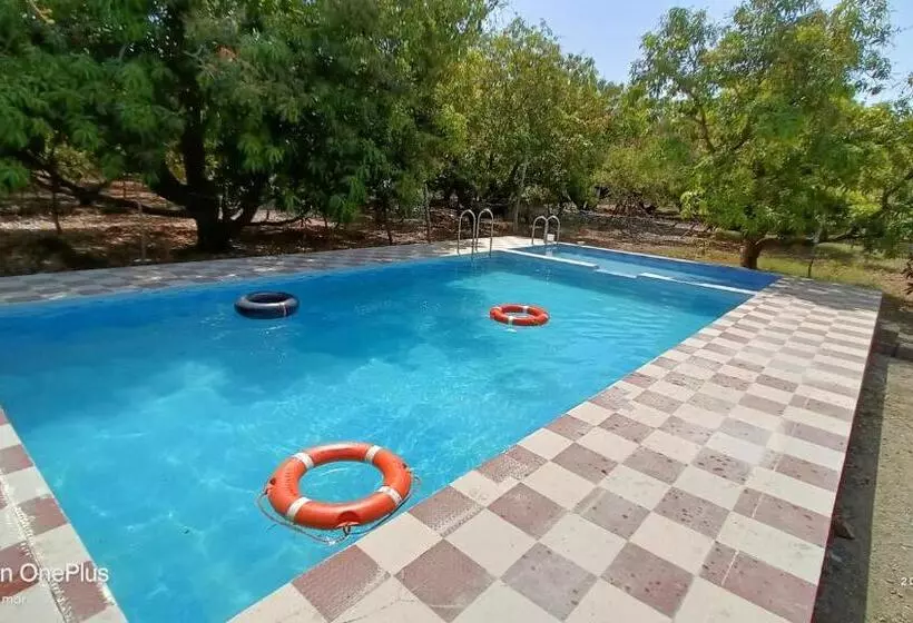 Hotelli Gir Madhuli Farmhouse