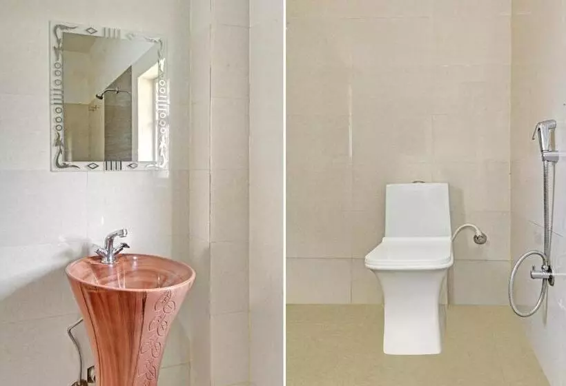 Aura Hotel Rajdhani Residency