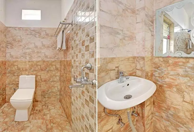 Aura Hotel Rajdhani Residency
