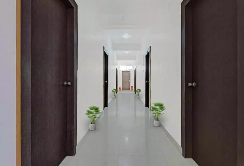 Aura Hotel Rajdhani Residency