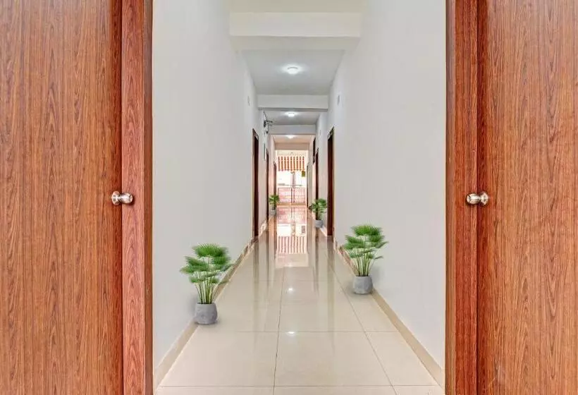 Aura Hotel Rajdhani Residency