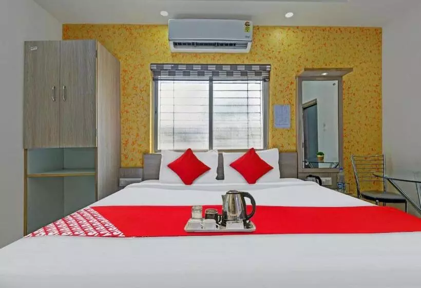 Aura Hotel Rajdhani Residency