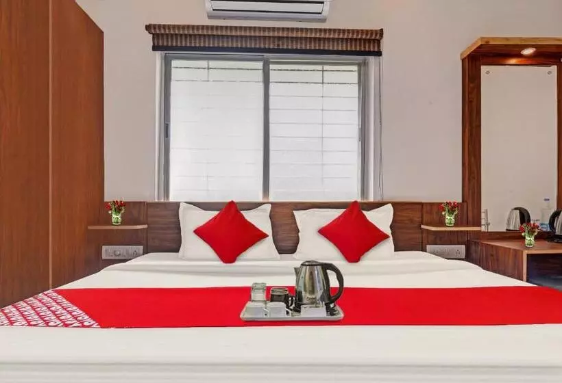 Aura Hotel Rajdhani Residency