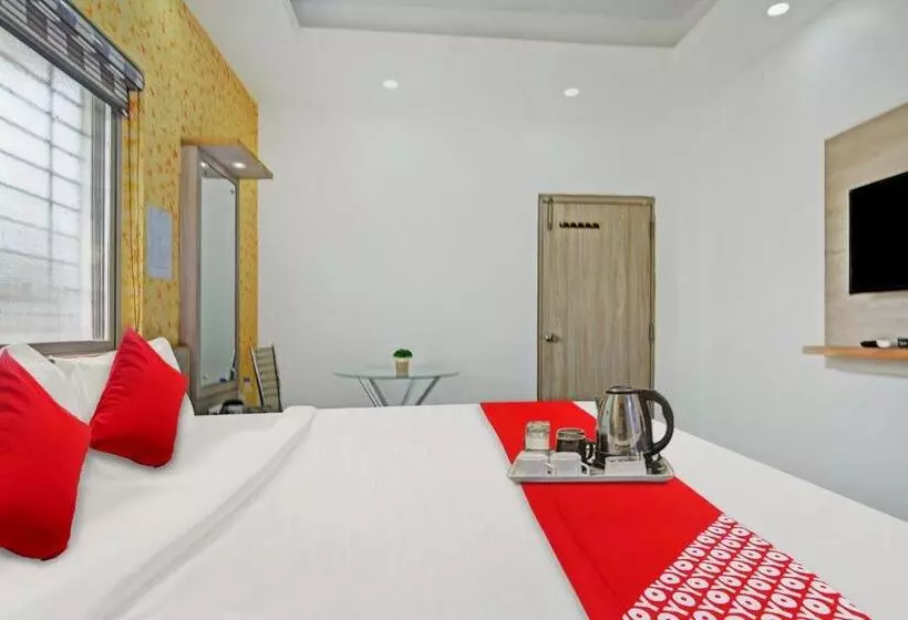 Aura Hotel Rajdhani Residency
