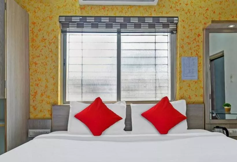 Aura Hotel Rajdhani Residency