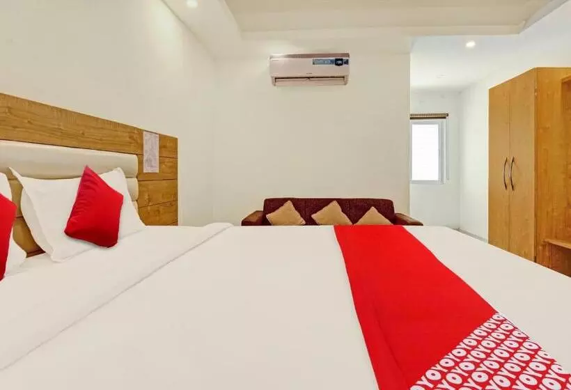 Aura Hotel Rajdhani Residency