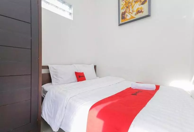 ホテル Reddoorz Syariah Near Universitas Jember