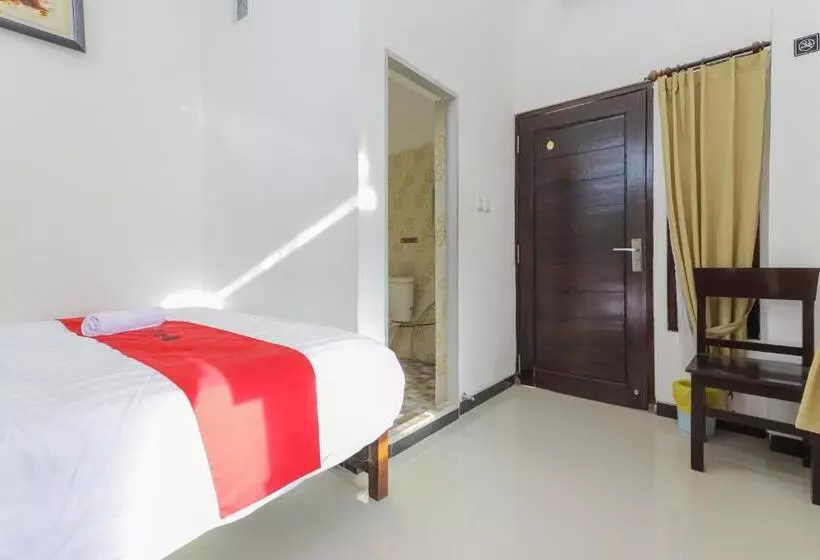 ホテル Reddoorz Syariah Near Universitas Jember