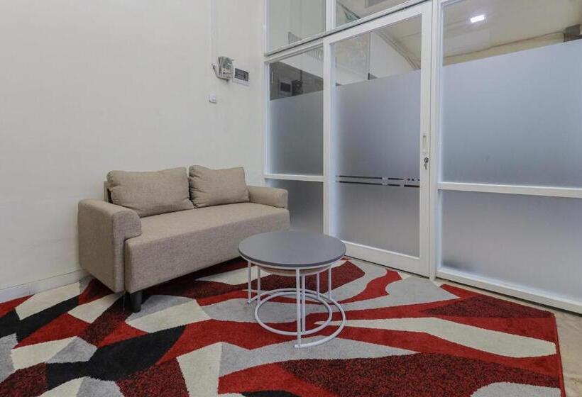 Hotel Reddoorz Syariah Near Universitas Jember