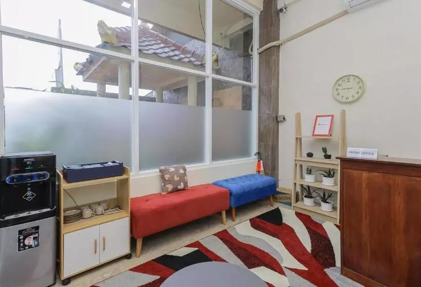 ホテル Reddoorz Syariah Near Universitas Jember