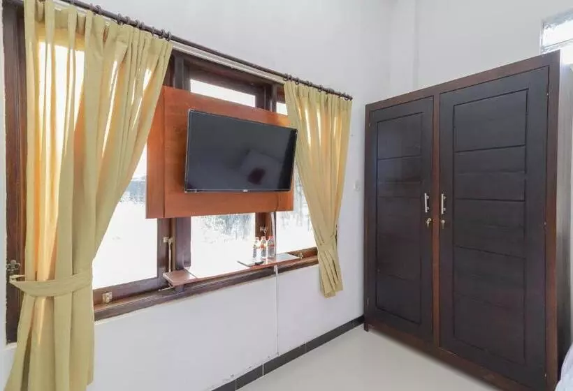 ホテル Reddoorz Syariah Near Universitas Jember