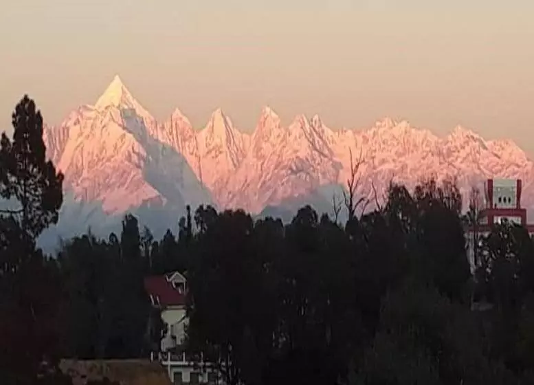 ホテル Sadbhavana Resort, Pithoragarh