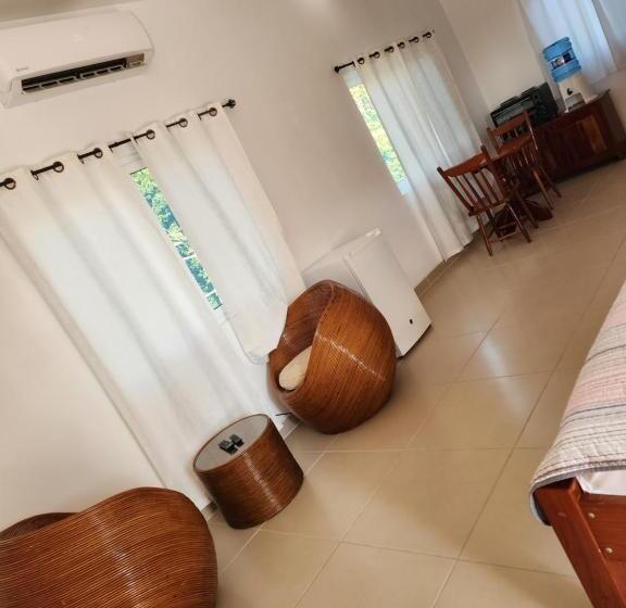 ホテル Seremei Villas