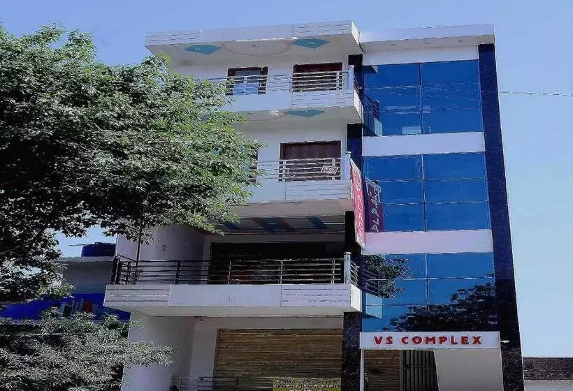 Hotelli Spot On 70146 Rj Palace