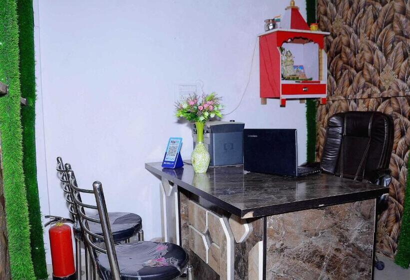 בית מלון כפרי Spot On 70146 Rj Palace