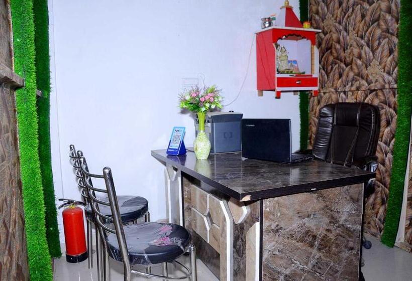 בית מלון כפרי Spot On 70146 Rj Palace