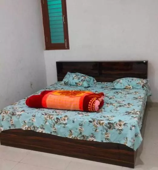 Hotelli Spot On 70146 Rj Palace