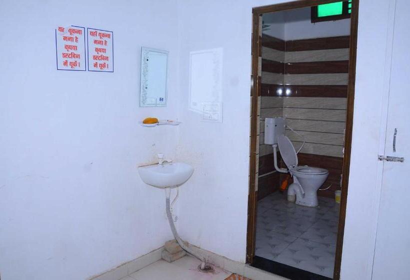 בית מלון כפרי Spot On 70146 Rj Palace