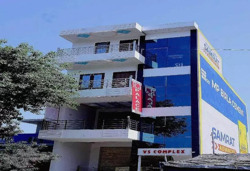 Hotelli Spot On 70146 Rj Palace