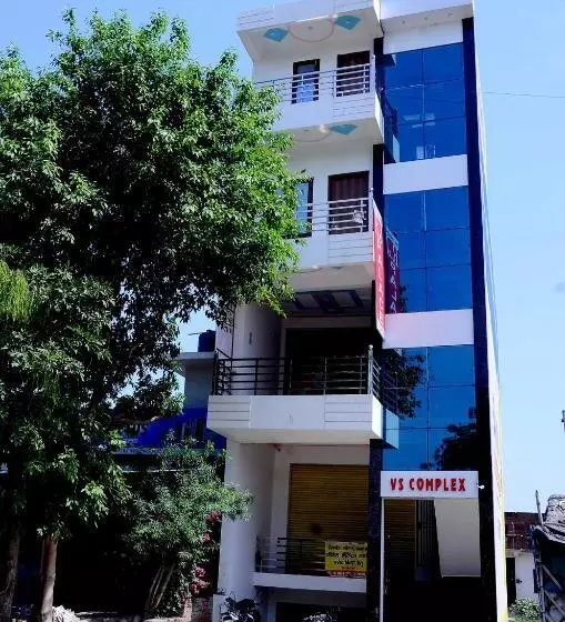 Hotelli Spot On 70146 Rj Palace