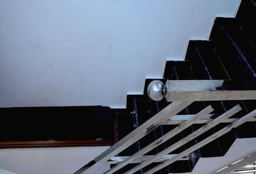 בית מלון כפרי Spot On 70146 Rj Palace