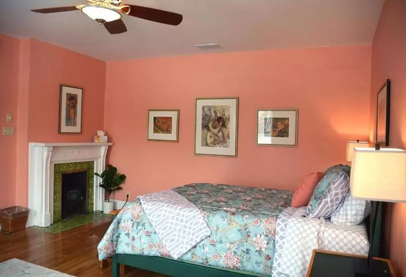 Majatalo Art And Lodging