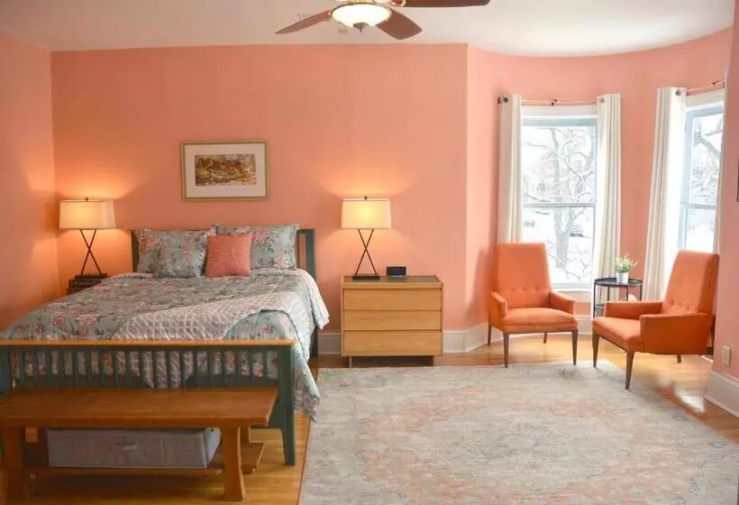 Majatalo Art And Lodging