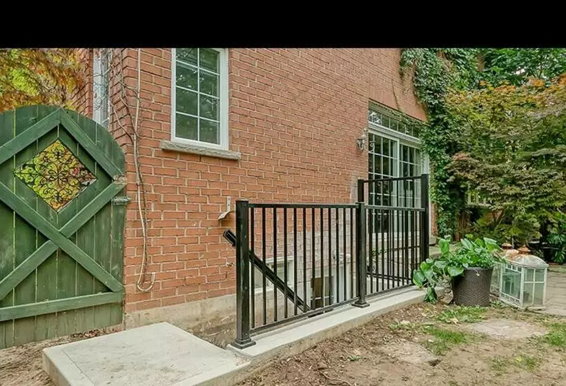 ペンション Cozy Apartment In Oakville , Ontario , Canada