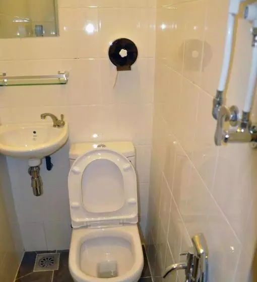 Majatalo Garden 96 Inn