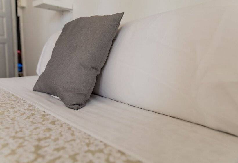 بنسيون Hostal San Pelayo