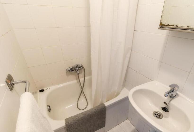 بنسيون Hostal San Pelayo