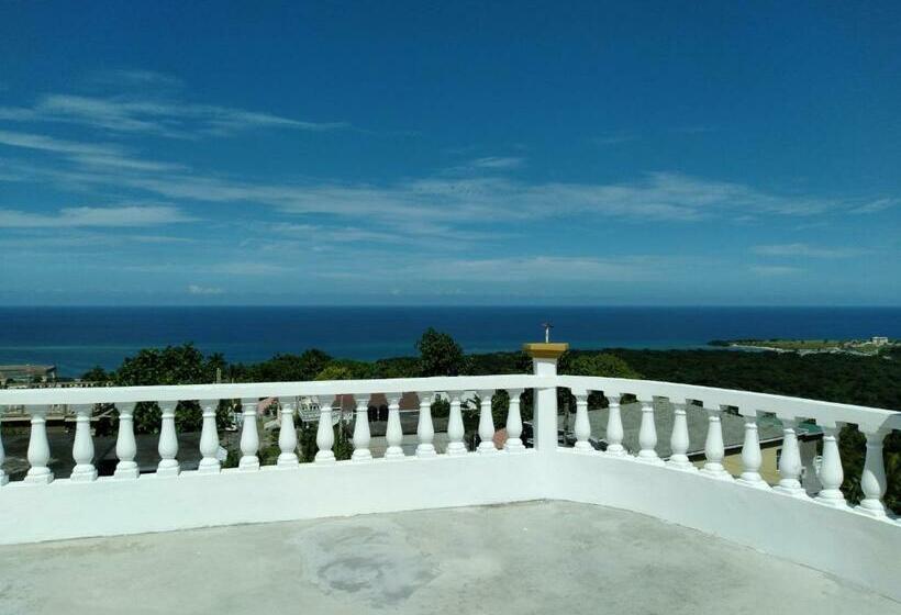 پانسیون Valentine S Castle