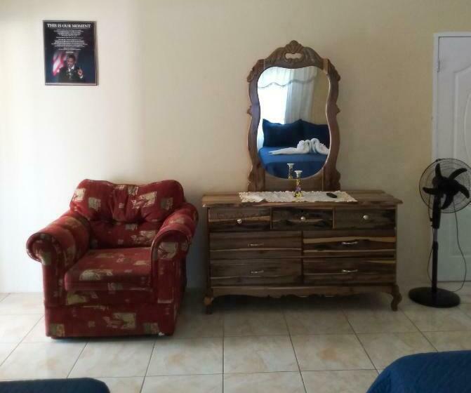 پانسیون Valentine S Castle