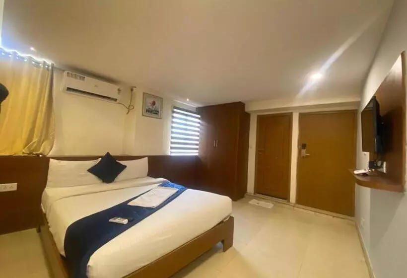 O V3r Residency
