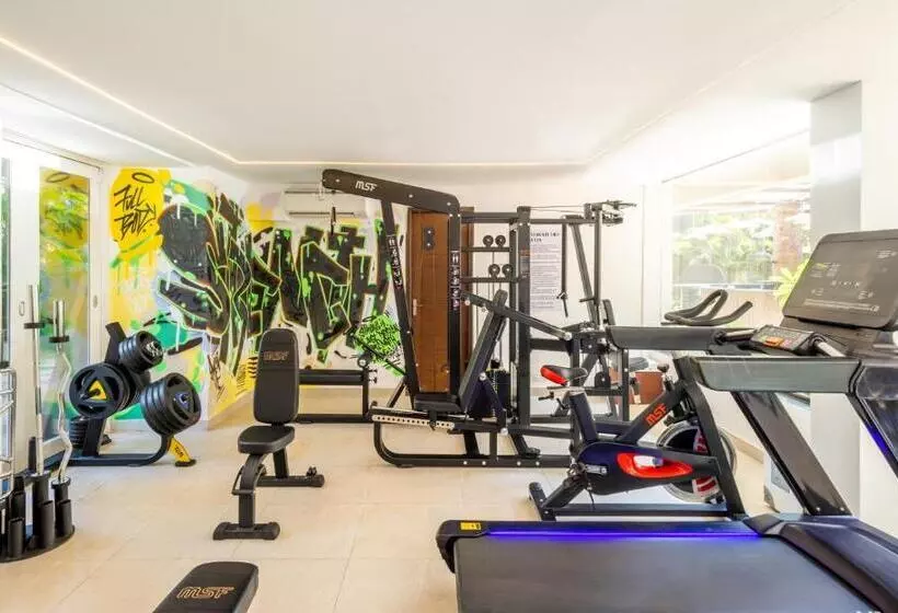 ホテル Artistry Suites