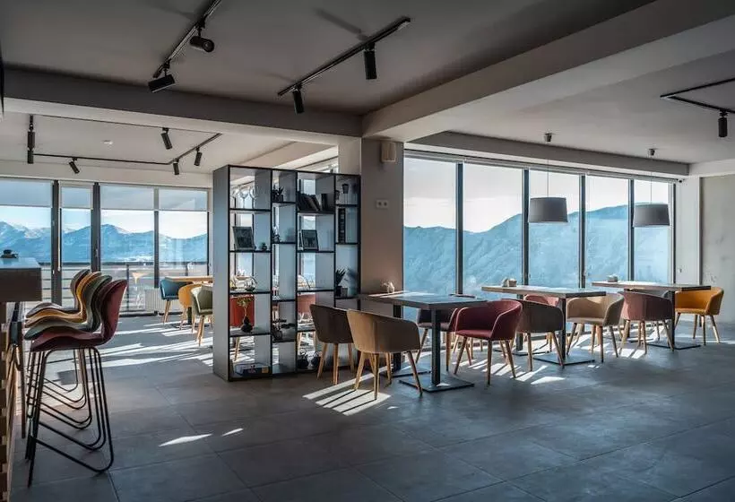 هتل Gogi Resort