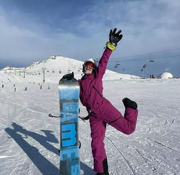 هتل Gogi Resort