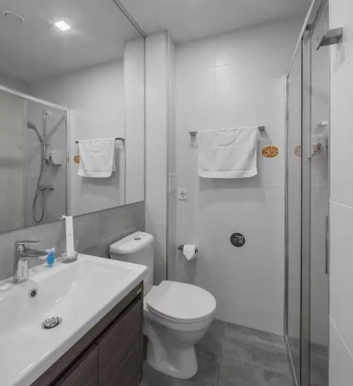 هتل Gogi Resort